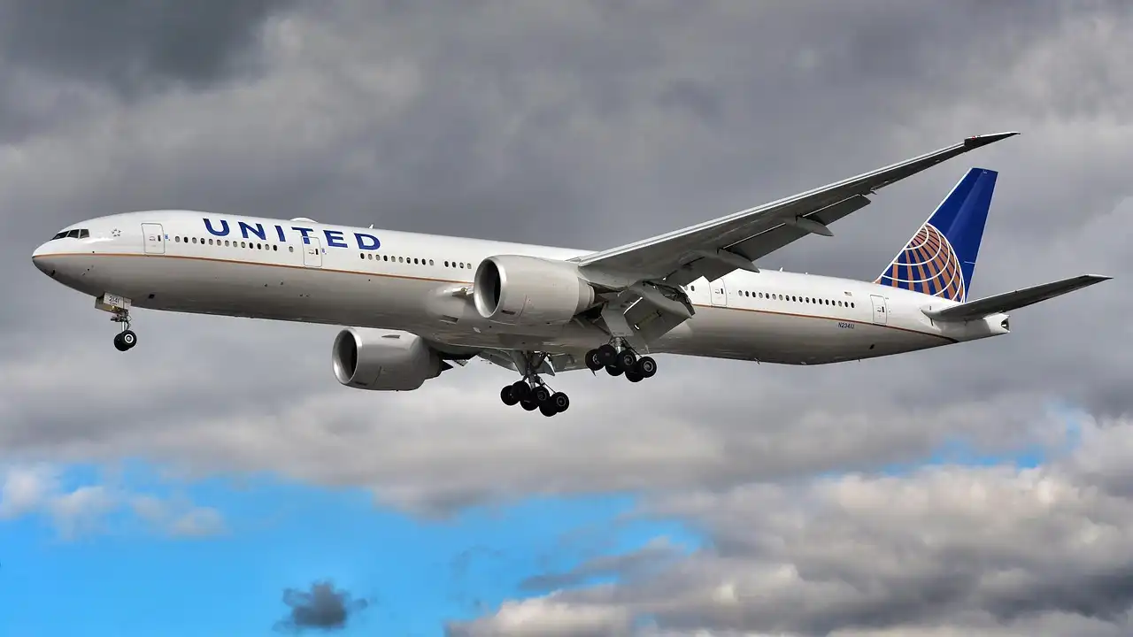 FAA Inspector Sues United Airlines Over Retaliation